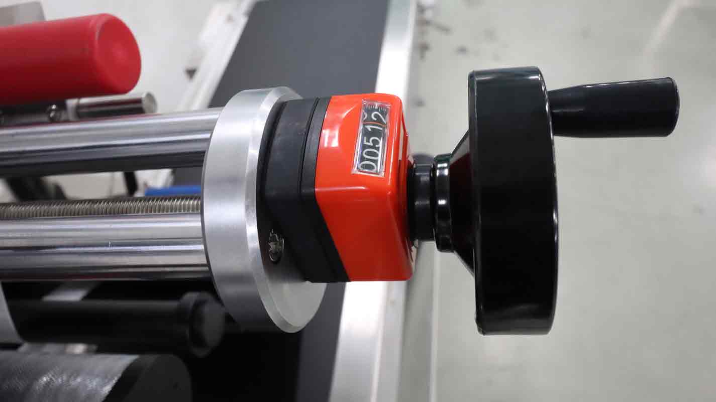 全自動pcb板專用貼標(biāo)機(jī),pcb板專用貼標(biāo)機(jī),貼標(biāo)機(jī)廠家,佼佼者自動化