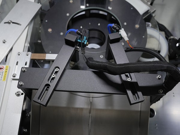 五金視覺篩選機(jī),視覺檢測設(shè)備,產(chǎn)品外觀尺寸視覺檢測機(jī)